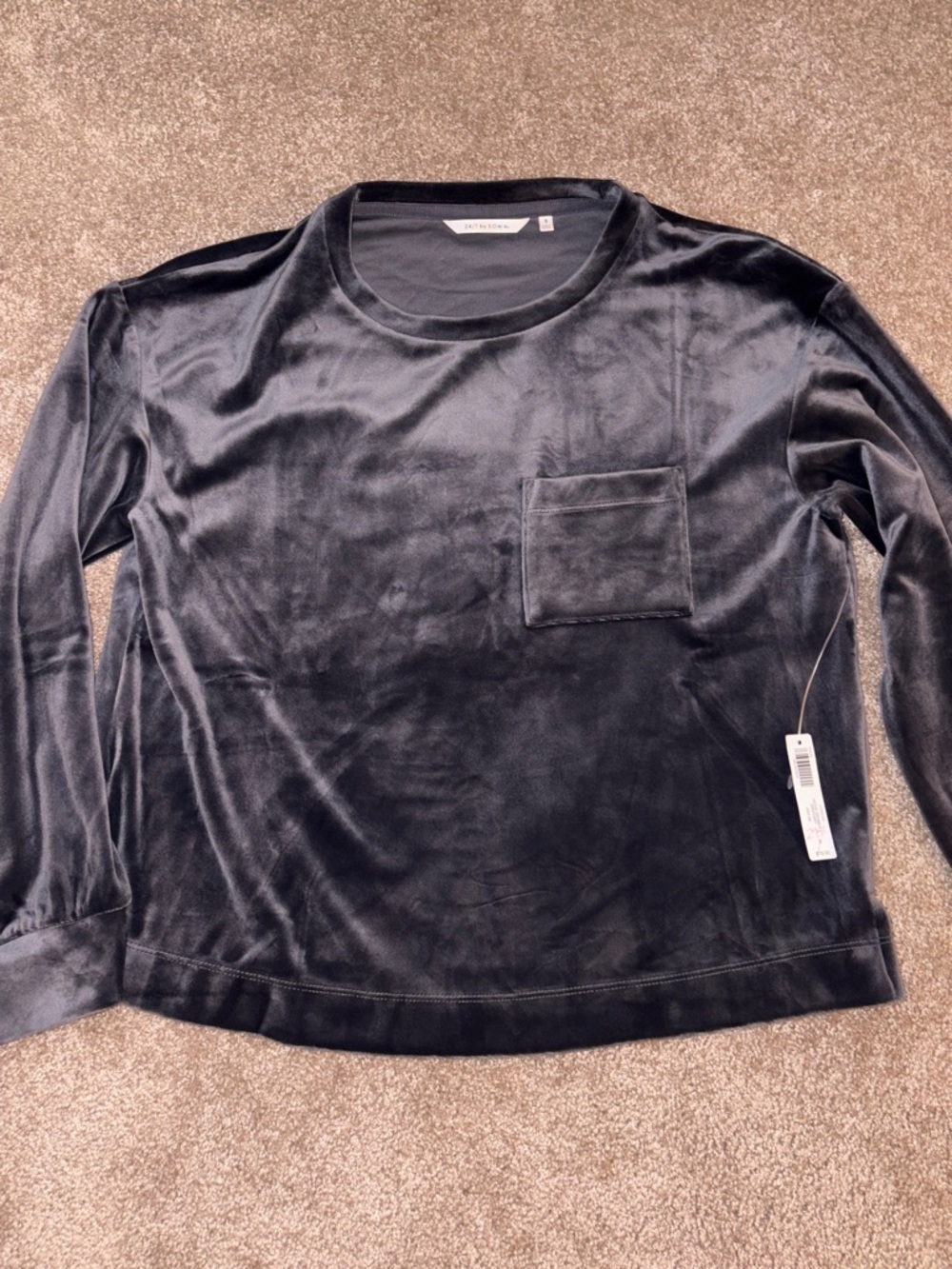 Velour Long Sleeve Top with Chest Pocket - gray size small